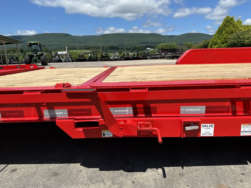 New PJ Trailers 20' Hydraulic Dampening Tilt (TY)