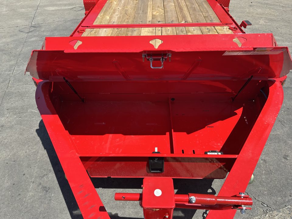 New PJ Trailers 20' Hydraulic Dampening Tilt (TY)