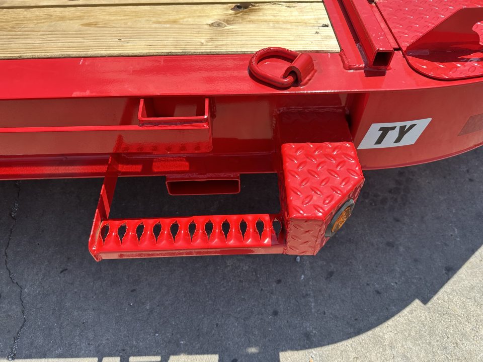 New PJ Trailers 20' Hydraulic Dampening Tilt (TY)
