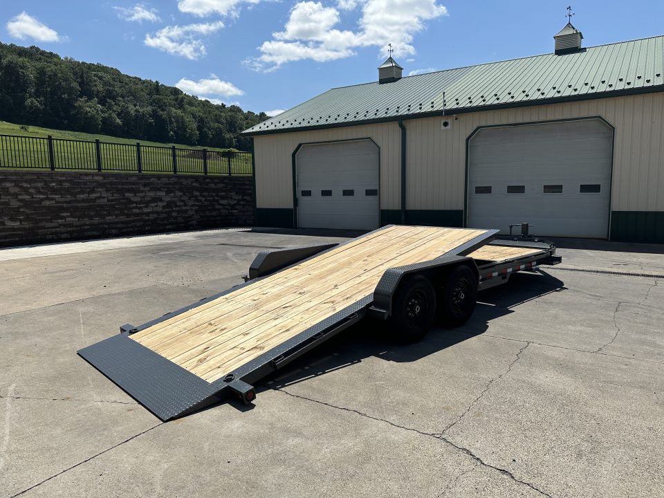 New PJ Trailers 20' Hydraulic Dampening Tilt (TY)