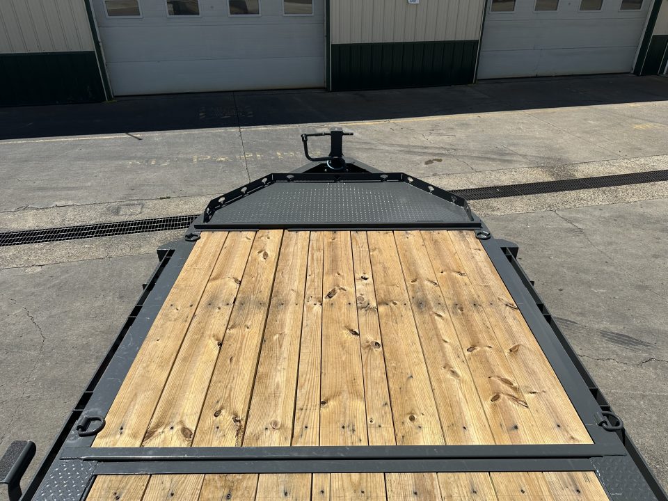 New PJ Trailers 20' Hydraulic Dampening Tilt (TY)