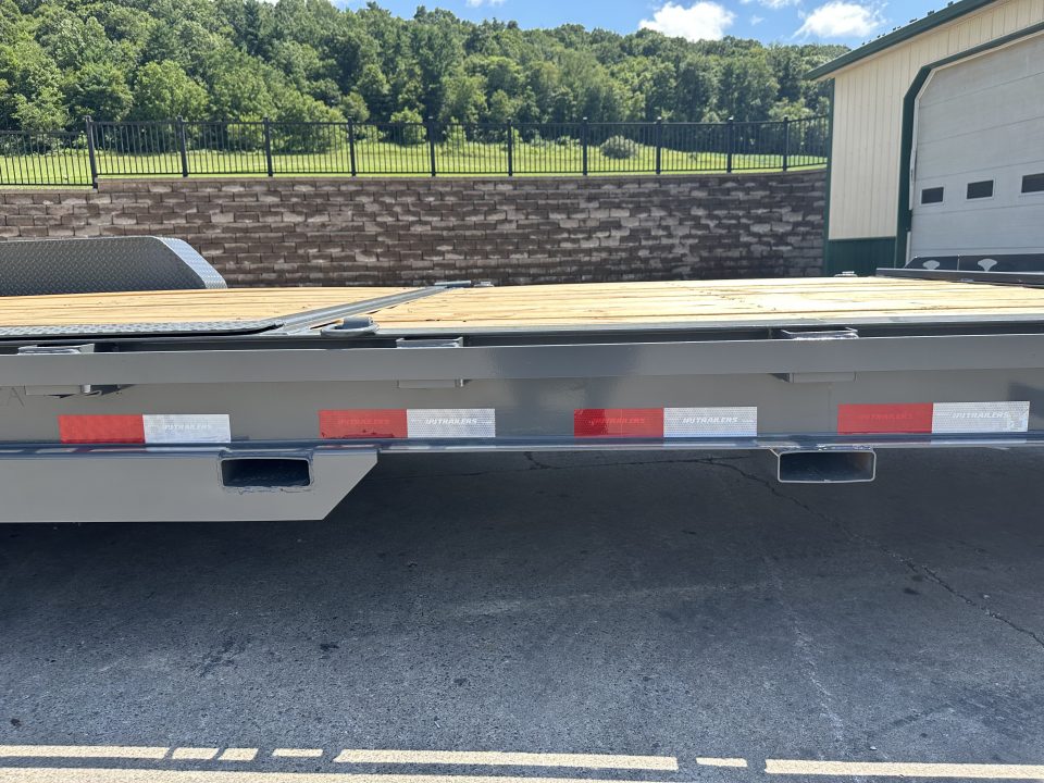 New PJ Trailers 20' Hydraulic Dampening Tilt (TY)