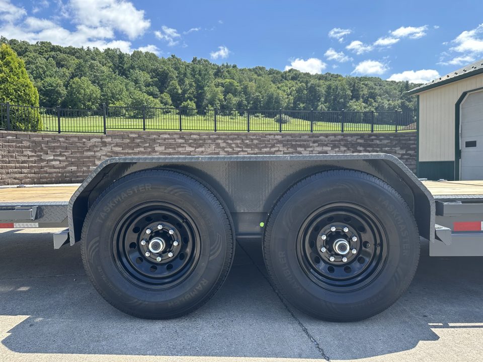 New PJ Trailers 20' Hydraulic Dampening Tilt (TY)