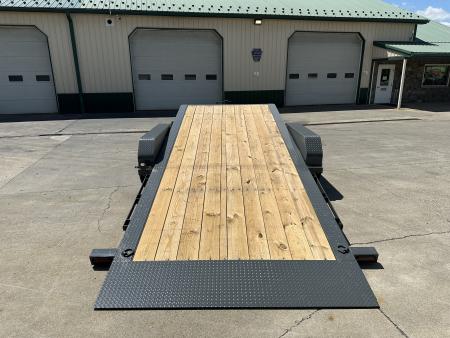 New PJ Trailers 20' Hydraulic Dampening Tilt (TY)