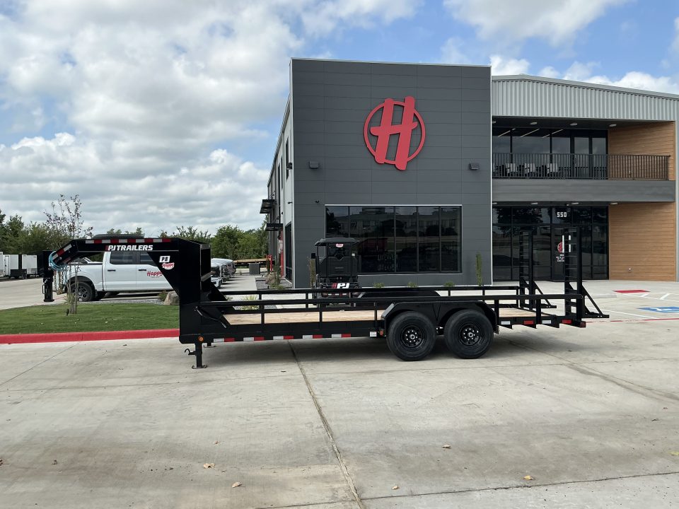 New 2027 PJ 83"x20' Gooseneck Angle Pipetop Trailer – P8