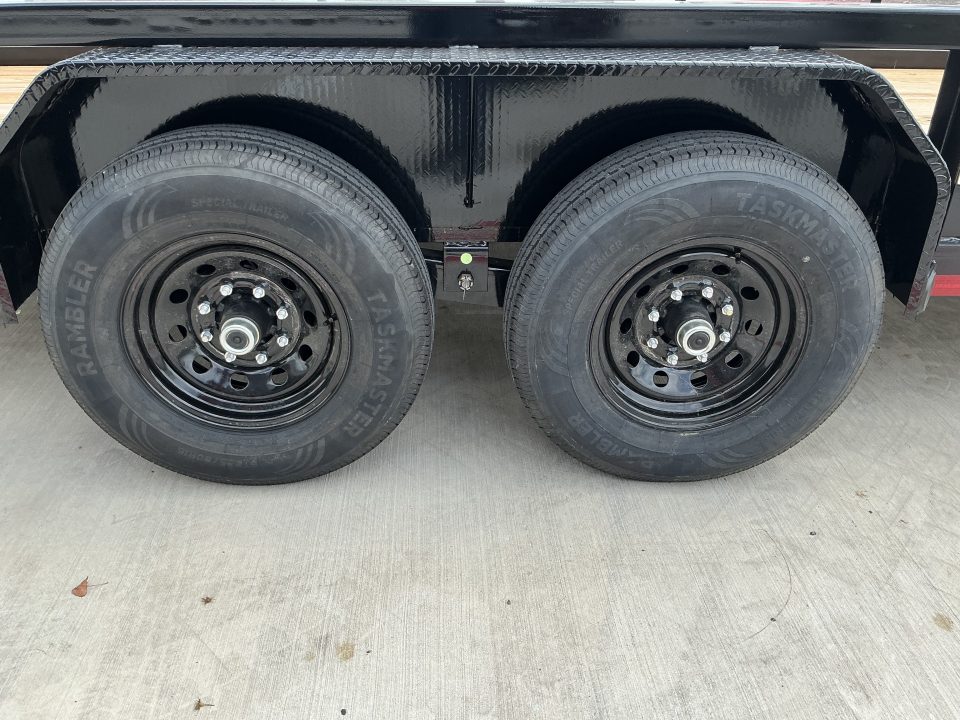 New 2027 PJ 83"x20' Gooseneck Angle Pipetop Trailer – P8