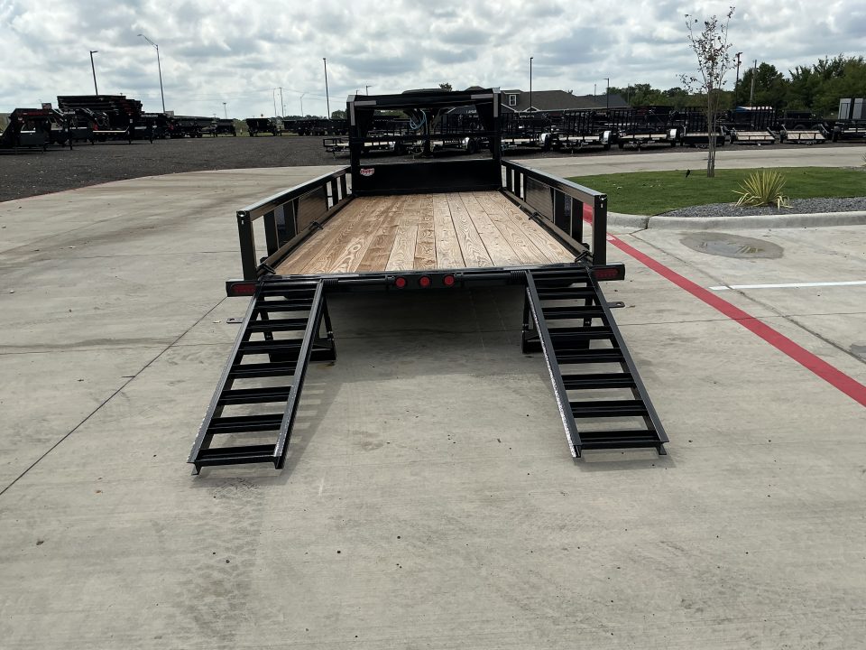 New 2027 PJ 83"x20' Gooseneck Angle Pipetop Trailer – P8
