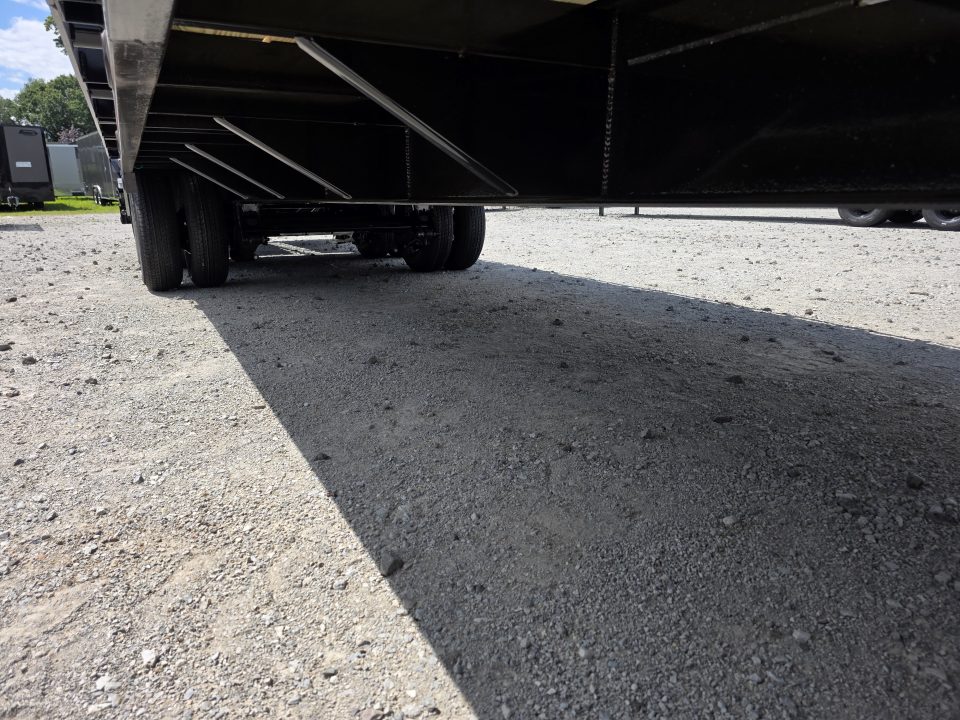 New 2027 Load Trail BRAND NEW 102X30 24K GOOSENECK MAX RAMPS TANDEM DUAL Equipment Trailer