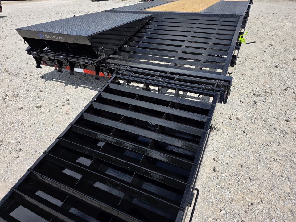 New 2027 Load Trail BRAND NEW 102X30 24K GOOSENECK MAX RAMPS TANDEM DUAL Equipment Trailer
