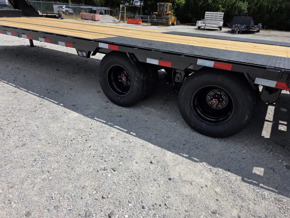 New 2027 Load Trail BRAND NEW 102X30 24K GOOSENECK MAX RAMPS TANDEM DUAL Equipment Trailer