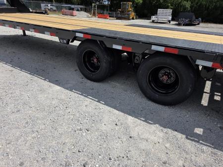New 2027 Load Trail BRAND NEW 102X30 24K GOOSENECK MAX RAMPS TANDEM DUAL Equipment Trailer