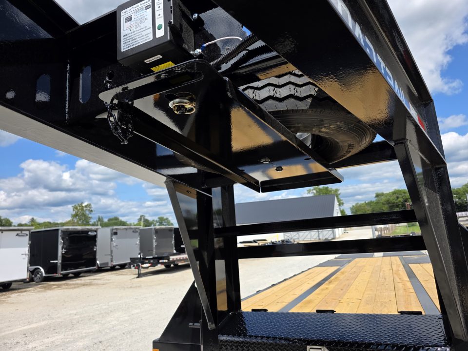 New 2027 Load Trail BRAND NEW 102X32 25900 GOOSENECK MAX RAMPS TANDEM DUAL Gooseneck Bodies