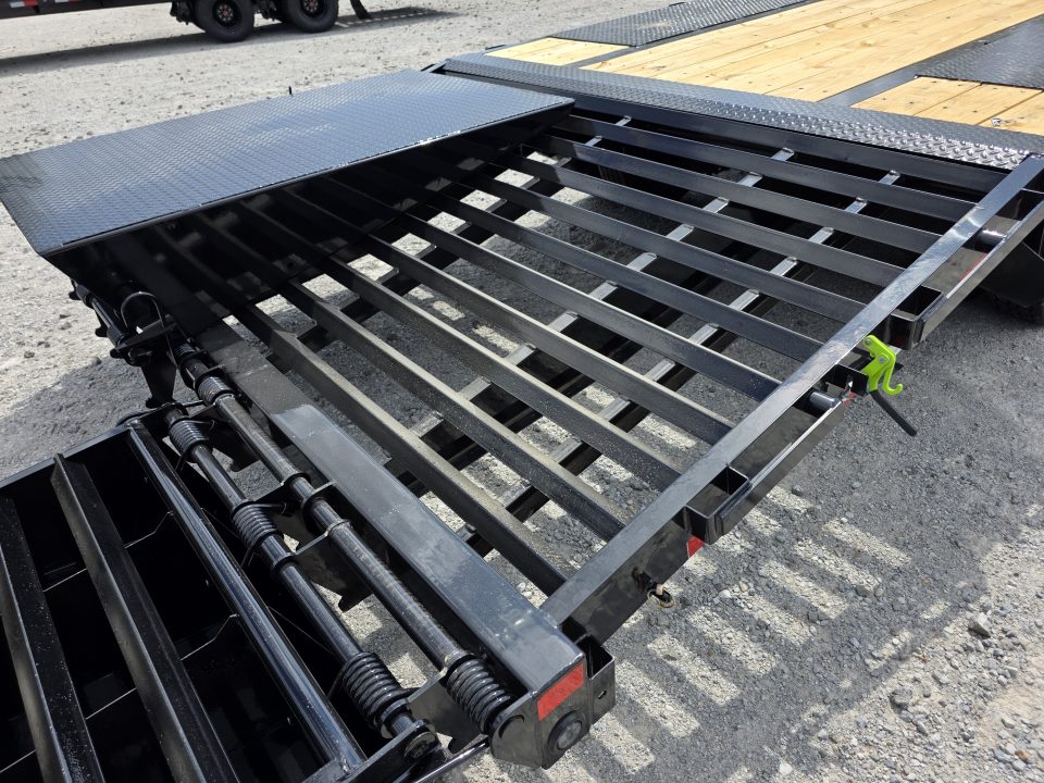 New 2027 Load Trail BRAND NEW 102X32 25900 GOOSENECK MAX RAMPS TANDEM DUAL Gooseneck Bodies