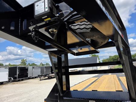 New 2027 Load Trail BRAND NEW 102X32 25900 GOOSENECK MAX RAMPS TANDEM DUAL Gooseneck Bodies