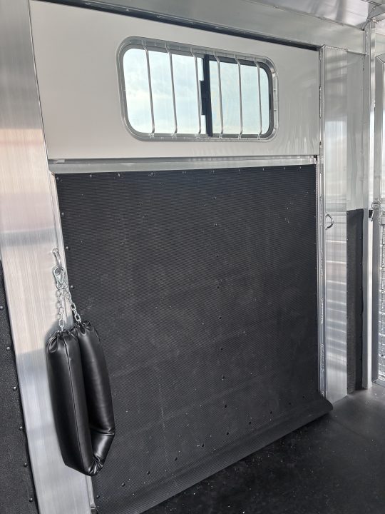 New 2027 4-Star Trailers 2 + 1 Horse Trailer