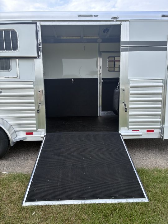 New 2027 4-Star Trailers 2 + 1 Horse Trailer