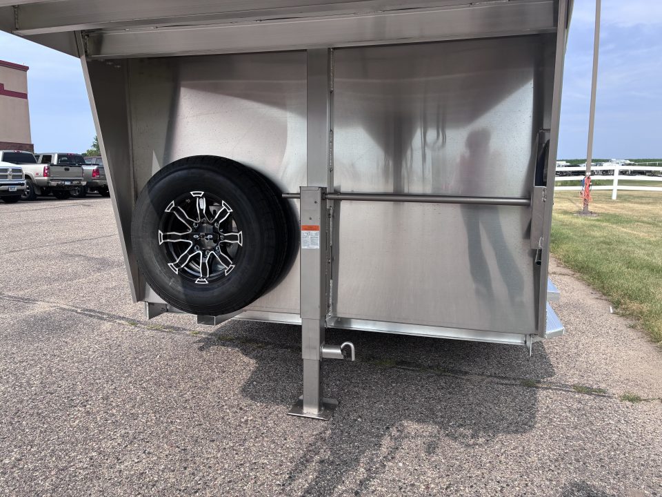 New 2027 4-Star Trailers 2 + 1 Horse Trailer