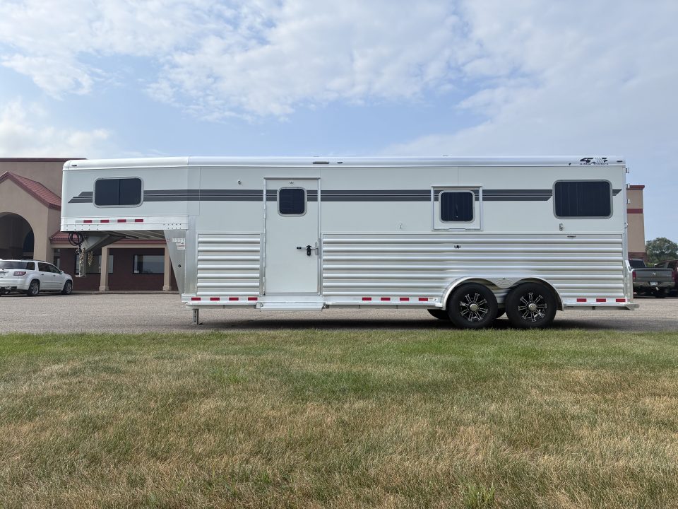 New 2027 4-Star Trailers 2 + 1 Horse Trailer