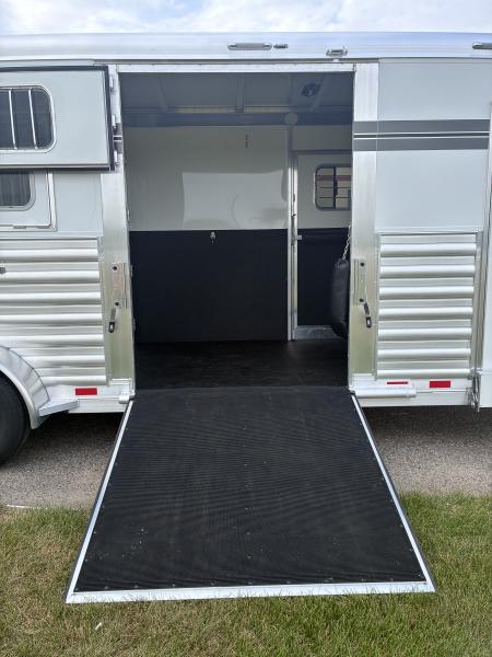 New 2027 4-Star Trailers 2 + 1 Horse Trailer