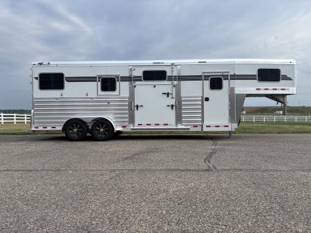 New 2027 4-Star Trailers 2 + 1 Horse Trailer