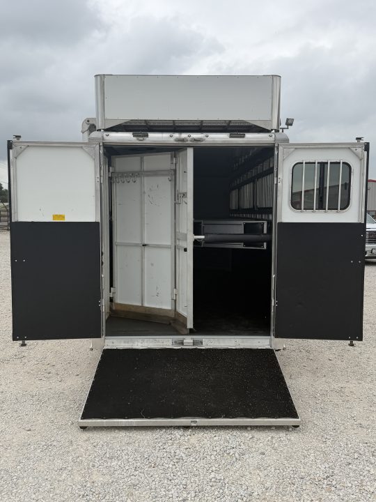 Used 2019 Sundowner 6 Horse Gooseneck Horse Trailer
