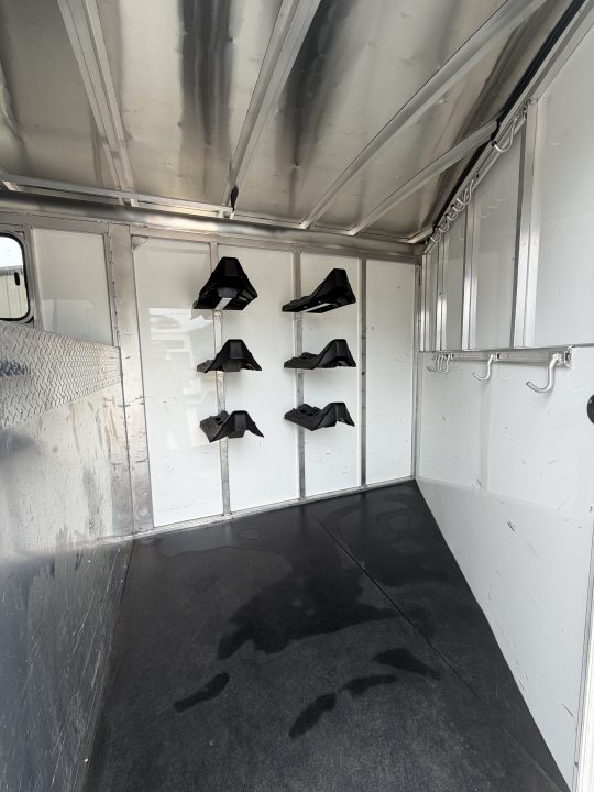 Used 2019 Sundowner 6 Horse Gooseneck Horse Trailer
