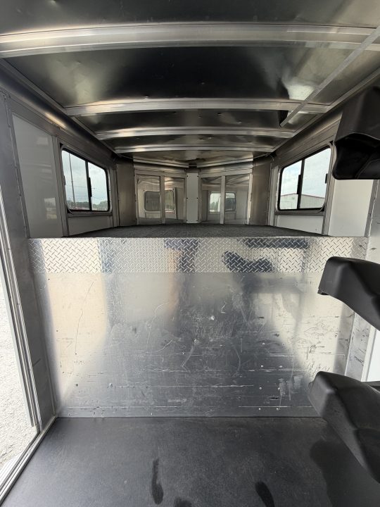 Used 2019 Sundowner 6 Horse Gooseneck Horse Trailer