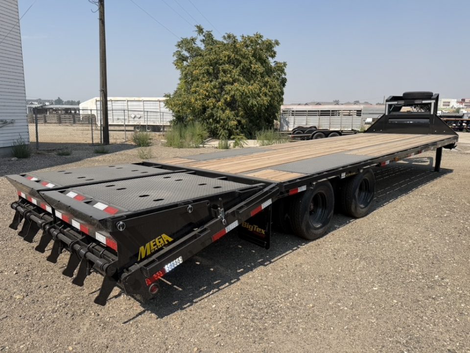 New 2026 Big Tex Trailers 25+5 GOOSENECK TRAILER 25.9K WITH MEGA RAMPS