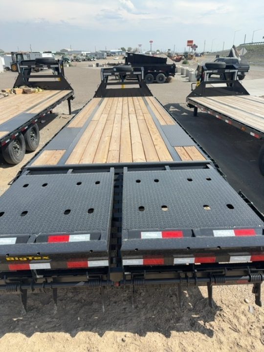 New 2026 Big Tex Trailers 20+5 GOOSENECK TRAILER 15.9K WITH MEGA RAMPS