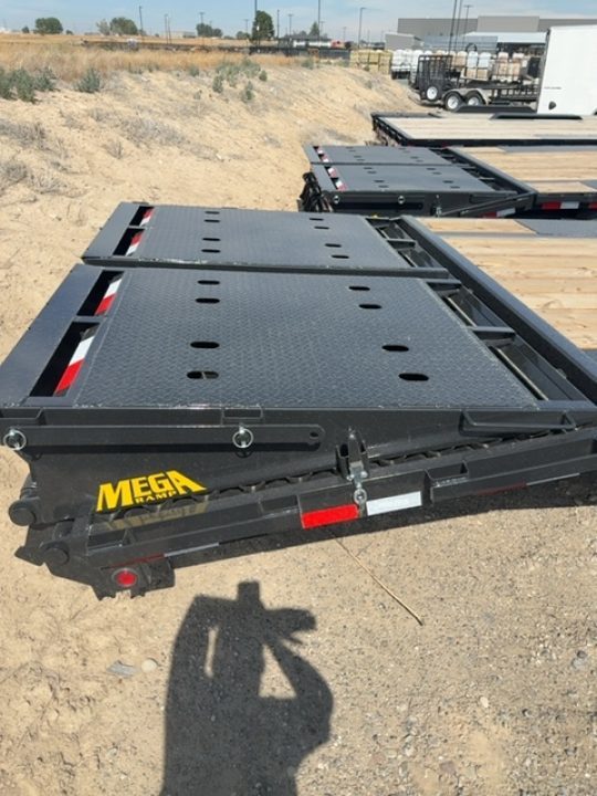 New 2026 Big Tex Trailers 20+5 GOOSENECK TRAILER 15.9K WITH MEGA RAMPS