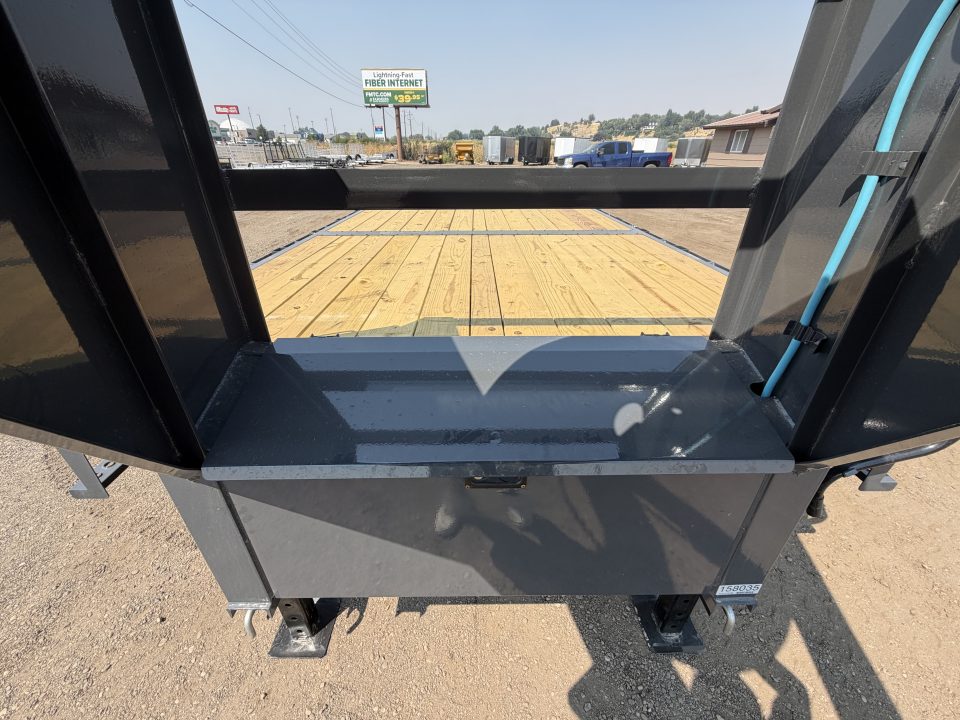 New 2027 Lamar 8X27+5 24K Gooseneck Equipment Trailer