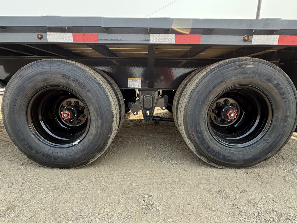 New 2027 Lamar 8X27+5 24K Gooseneck Equipment Trailer