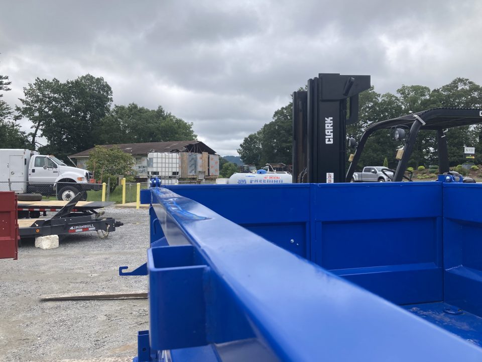 New 2027 Iron Bull DWB8314072 America 250 Series Dump Trailer /Hyd Jack / Wireless Remote / Solar Panel / 36" High Sides / 2-7k Electric Brake Axles / tarp / Alum Ramps / Combo Gate / Powder Coat Blue