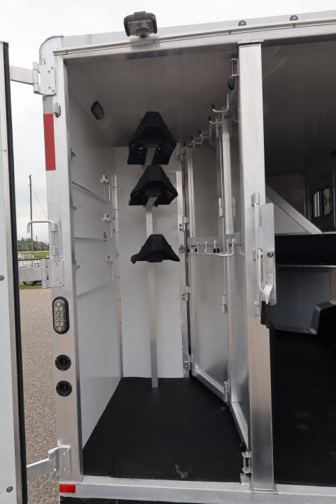 Used 2016 Lakota 3 Horse LQ Trailer