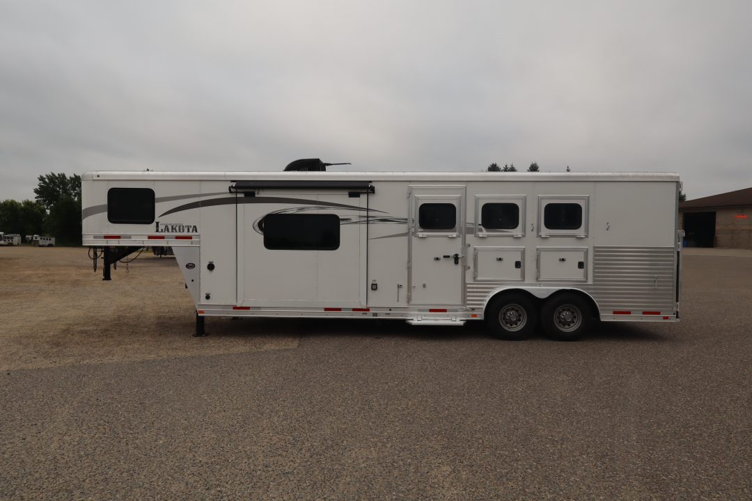 Used 2016 Lakota 3 Horse LQ Trailer