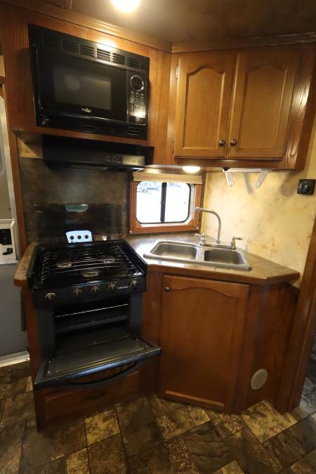 Used 2016 Lakota 3 Horse LQ Trailer