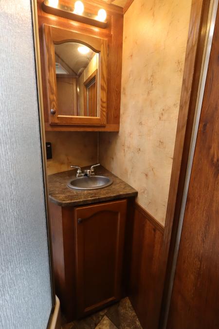 Used 2016 Lakota 3 Horse LQ Trailer