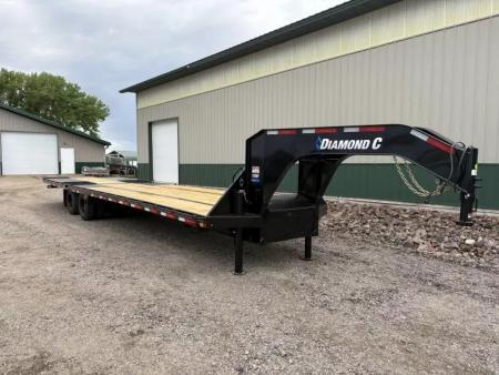 New 2027 35' Diamond C FMAX212 Gooseneck Trailer - Hyd Dove