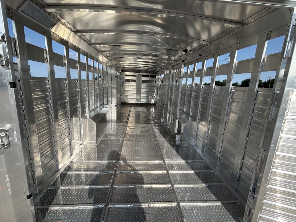2027 8×34 Horse Livestock Trailer photo 8