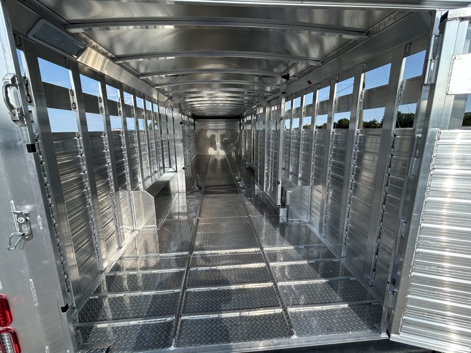 2027 8×34 Horse Livestock Trailer photo 9
