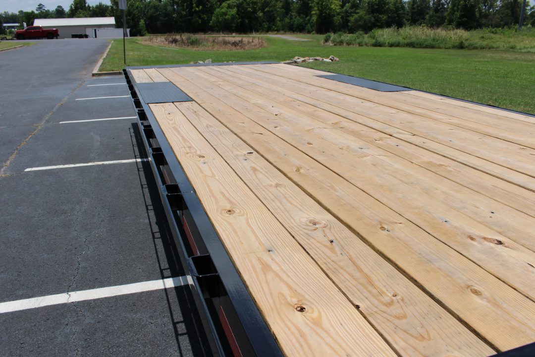 New 2027 Top Hat 102"X24' DECKOVER EQUIPMENT Tilt Trailer