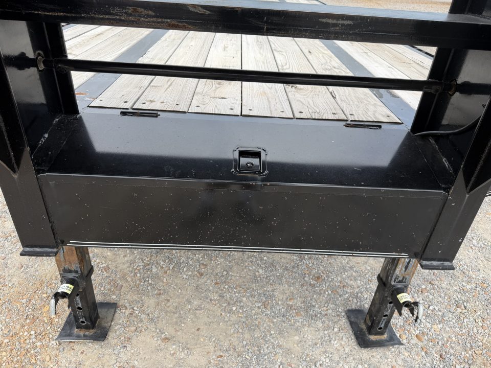 Used 2019 Elite 102"X32' 22.5K GVWR Gooseneck Flatbed Trailer