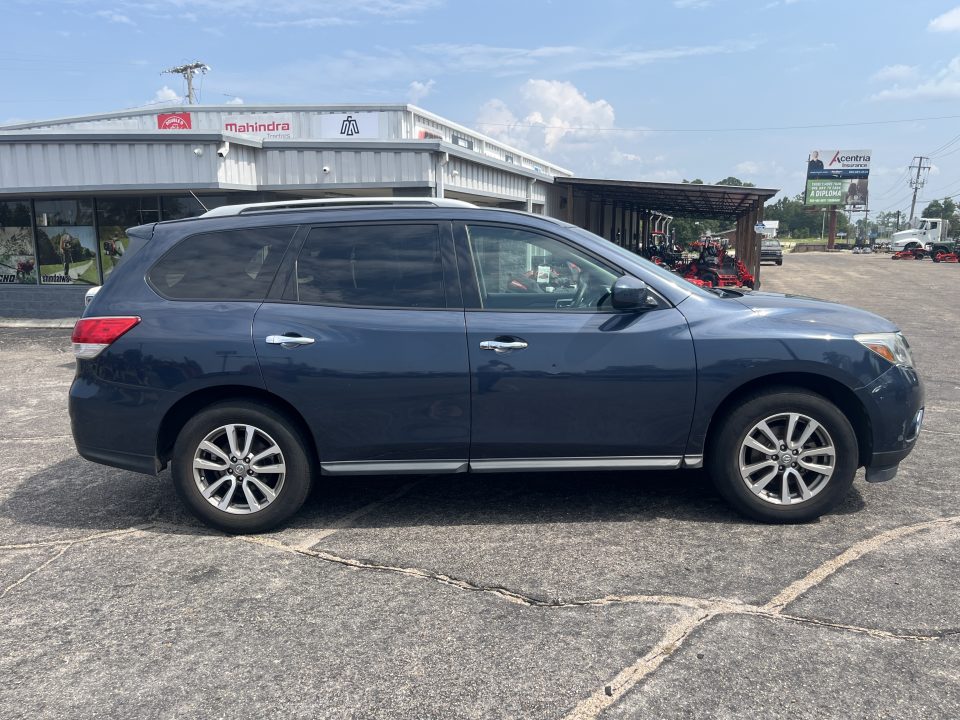 Used 2015 Nissan Pathfinder SV