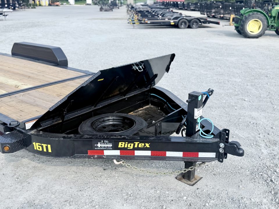 New 2027 Big Tex Trailers 16TI-20A-BK Tilt Trailer