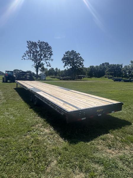 New 2027 Big Tex Trailers 14GN TANDEM GN W/ SLIDE IN RAMPS/ RATCHET RAIL/ TORQUE TUBE/ 102X40 Flatbed Trailer