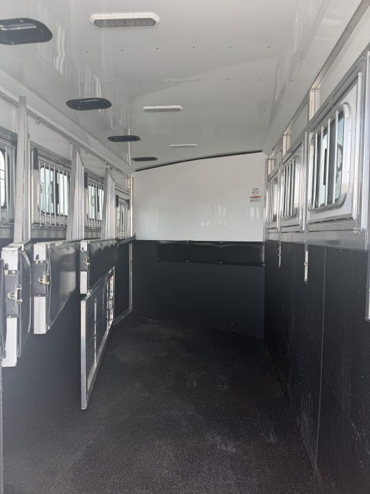 Used 2023 Sundowner 4 Horse Gooseneck Horse Trailer