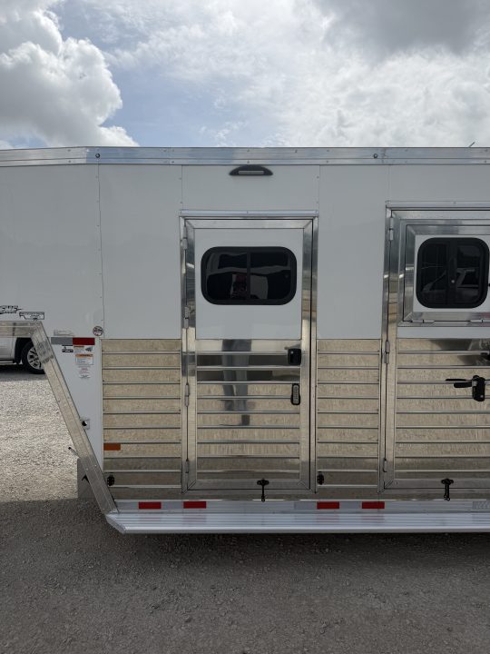 Used 2023 Sundowner 4 Horse Gooseneck Horse Trailer