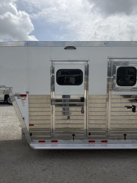 Used 2023 Sundowner 4 Horse Gooseneck Horse Trailer