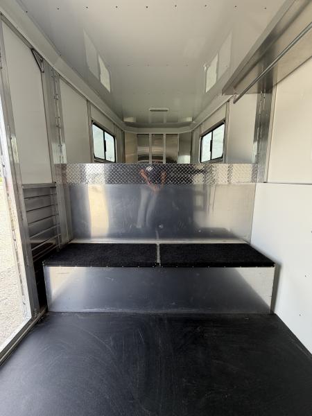 Used 2023 Sundowner 4 Horse Gooseneck Horse Trailer