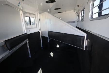 Used 2004 Exiss Trailers 4 Horse GN Trailer